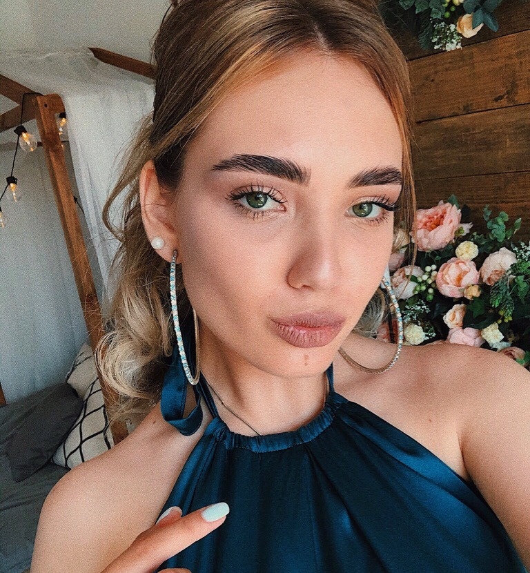 Ева привлекальеная девушка из Жуковка цена от 3500 руб