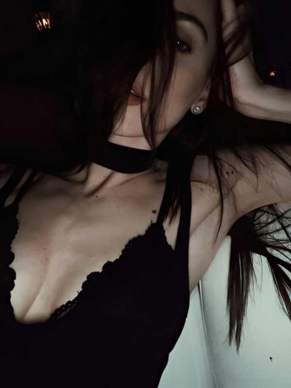 Ярослава привлекательная девушка из Жуковка цена от 3000 руб